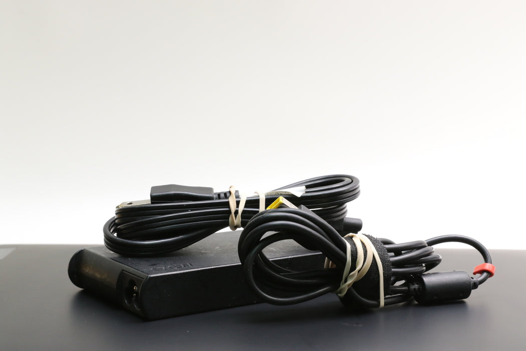 16" WUXGA Lenovo Thinkpad P1 Gen 5, i7-12700H, 32GB, 1TB SSD, NVIDIA RTX A2000