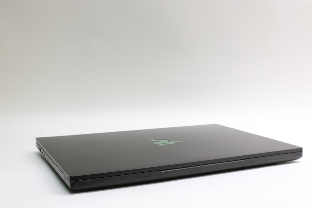 15" Razer Blade 15 (Late 2020), i7-10750H, 32GB, 256GB SSD, GTX 1660 Ti