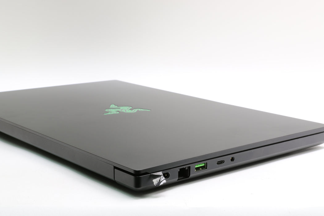 15.6" Razer Blade 15 Rz09-0328, i7-10750H, 16GB, 256GB SSD