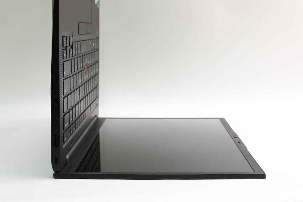 14" UHD+ Lenovo Thinkpad X1 Carbon Gen 10, i7-1270P, 32GB, 1TB SSD