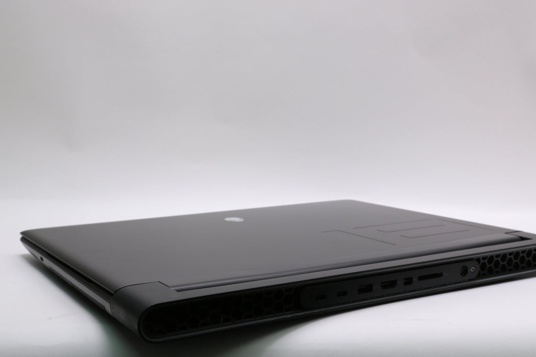 18" WUXGA Alienware m18 R1, i9-13980HX, 64GB, 4TB SSD, RTX 4090 — photo 7 of 13