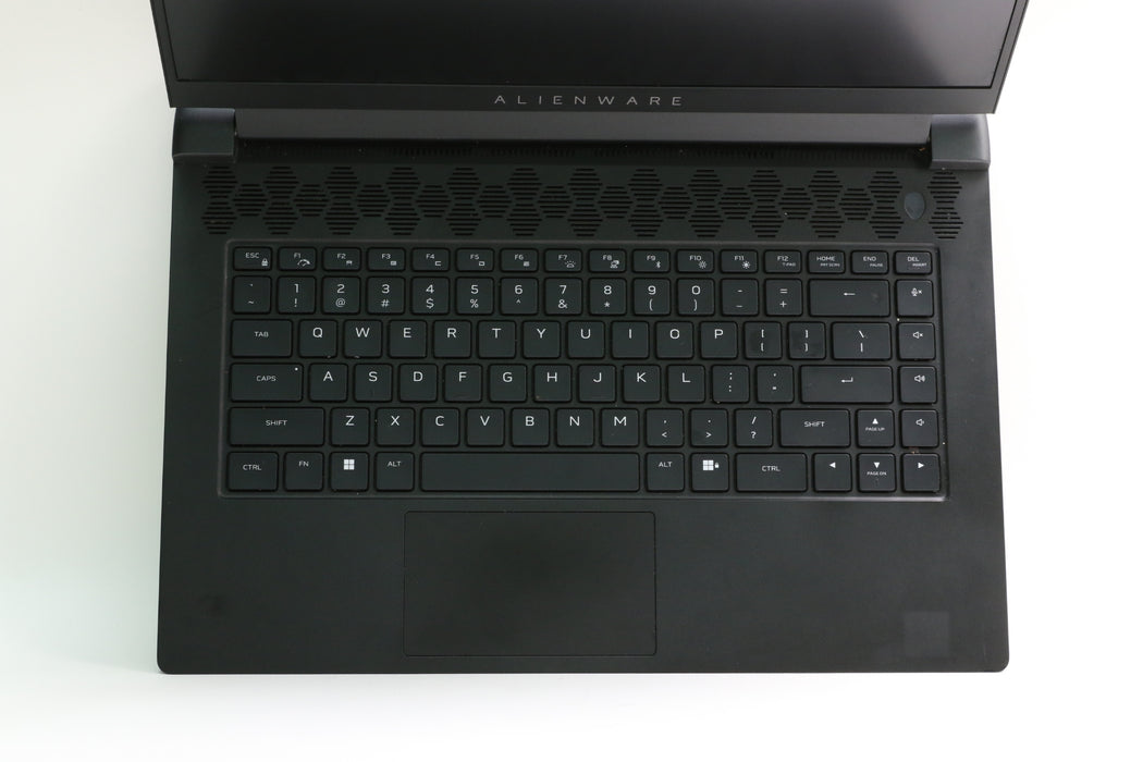 15" QHD Alienware m15 R7, i7-12700H, 16GB, 1TB SSD, RTX 3060, 100% Battery!