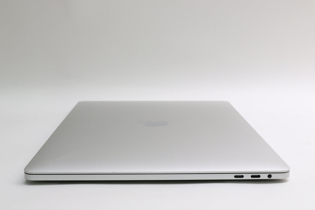 15" 2.8K 2017, MacBook Pro, BTO, i7-7920HQ, 16GB, 256GB SSD, Radeon Pro 560