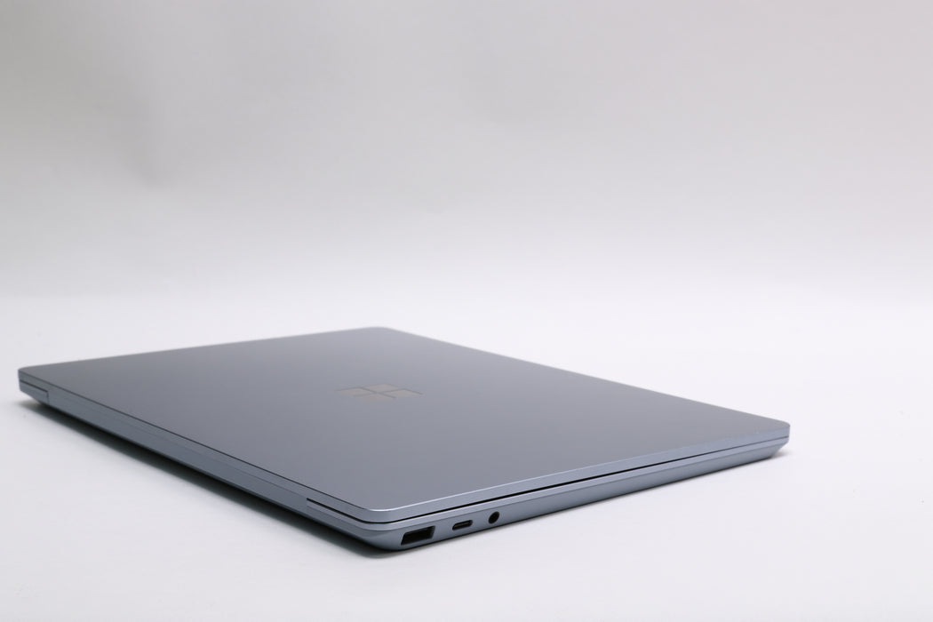 12.4" Microsoft Surface Laptop Go, i5-1035G1, 8GB, 256GB SSD, Touchscreen — photo 9 of 13