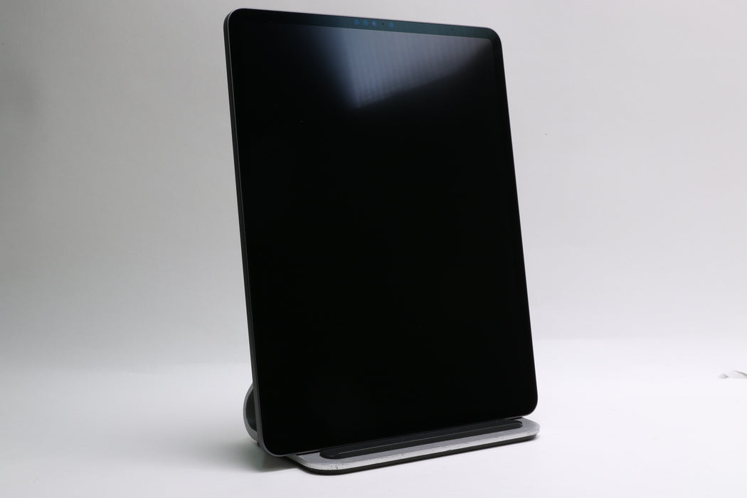 12.9" Apple iPad Pro M1, 5th Gen, 128GB, Wi-Fi, Space Gray, MHNF3LL/A w/ Pencil! — photo 3 of 13