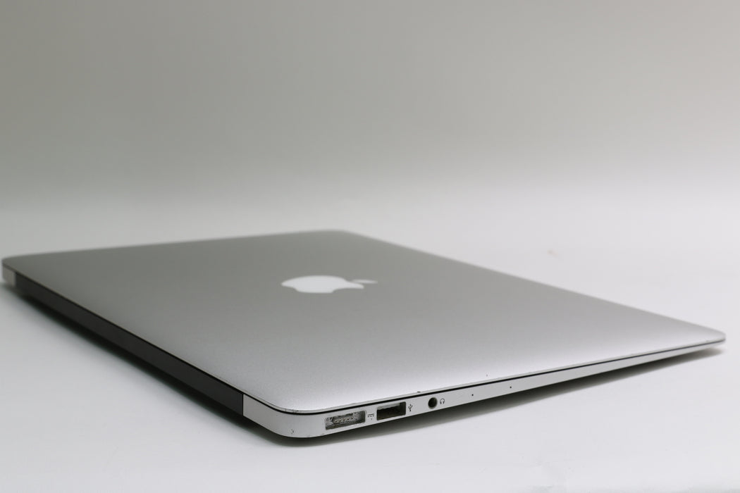 13" 2017, MacBook Air, MQD32LL/A, i5-5350U, 8GB, 128GB SSD, New Battery!