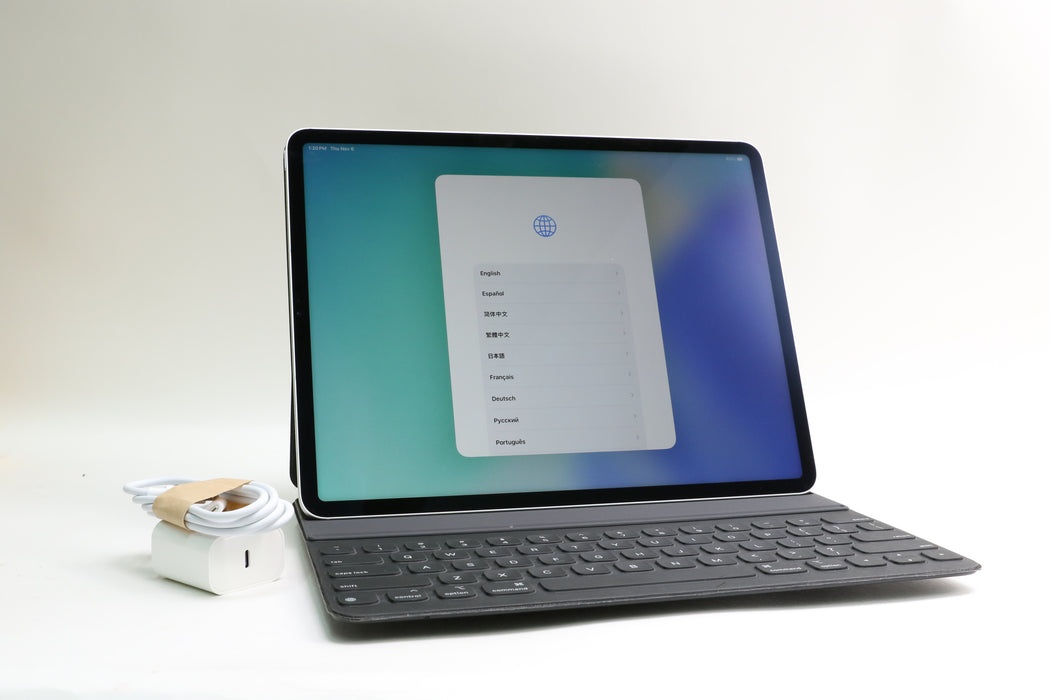 iPad Pro 12.9" M1, 5th Gen, 512GB, Unlocked, Silver, MHP03LL/A + Keyboard Folio!