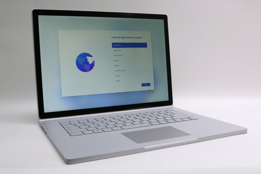 READ! 15" Microsoft Surface Book 3, i7-1065G7, 16GB, 256GB, GTX 1660 Ti