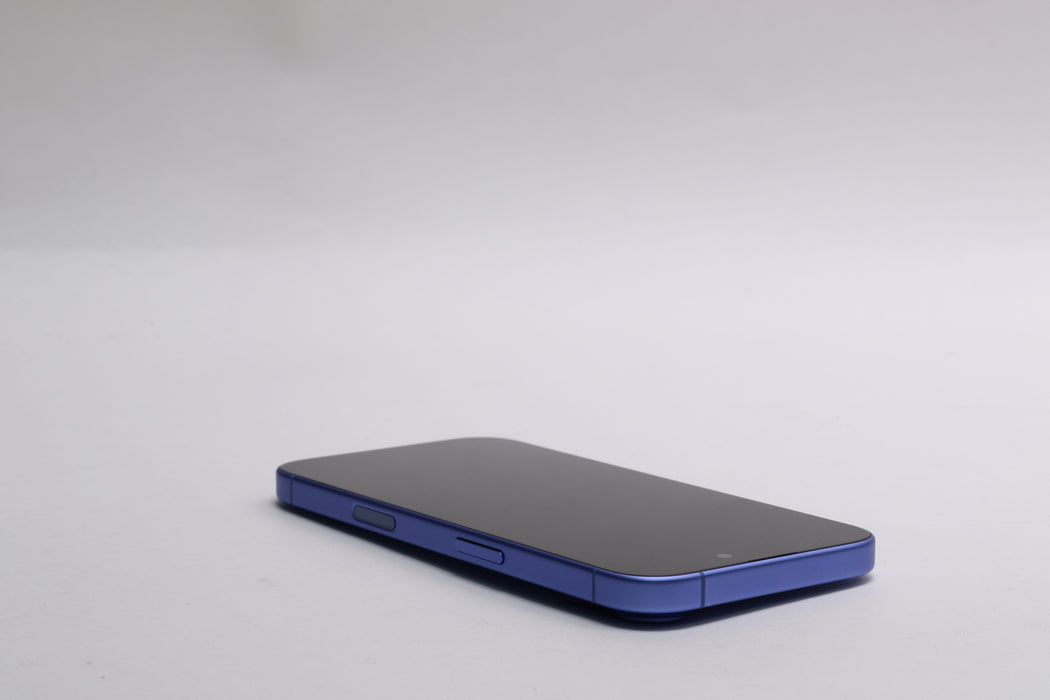 Apple iPhone 16, 512GB, Unlocked, Ultramarine, NYD63LL/A — photo 12 of 13