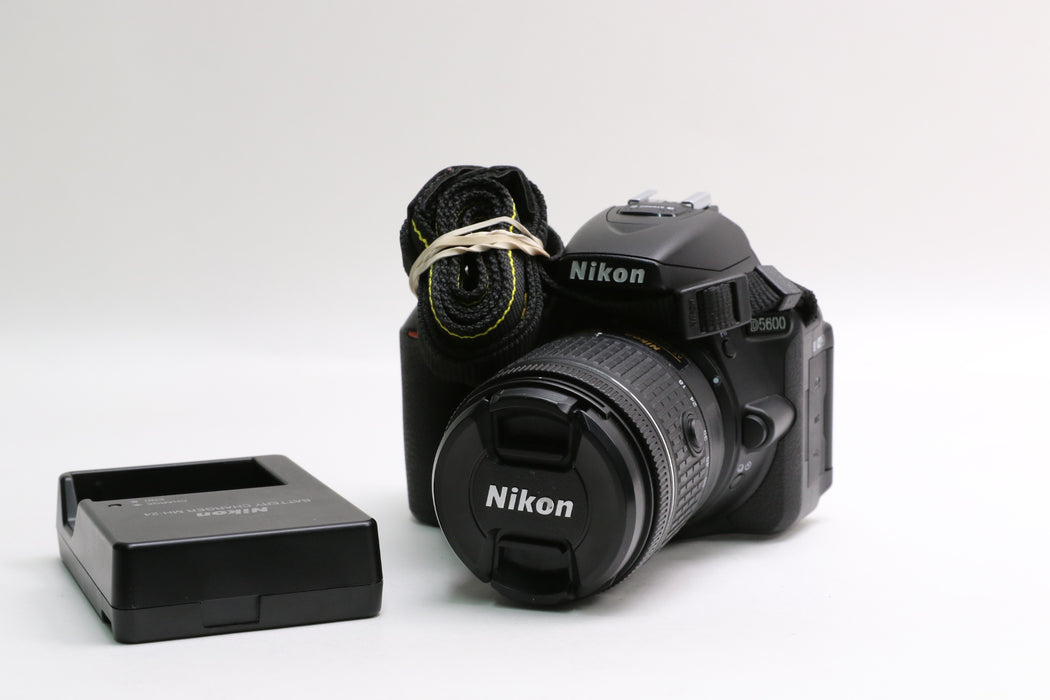 Nikon D5600 Camera w/ Nikon 18-55mm f/3.5-5.6G DX VR Lens! 407 Shutter Count!
