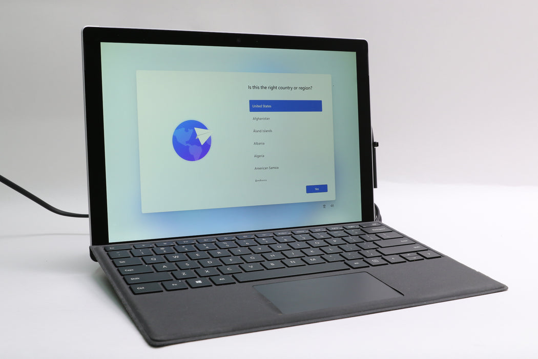 13" Microsoft Surface Pro 6, i5-8250U, 8GB, 128GB SSD, Touchscreen