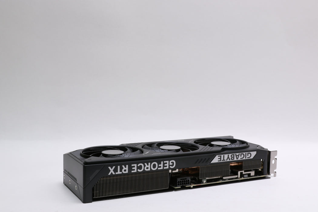GIGABYTE GeForce RTX 5070 WINDFORCE OC 12GB Graphics Card — photo 4 of 6