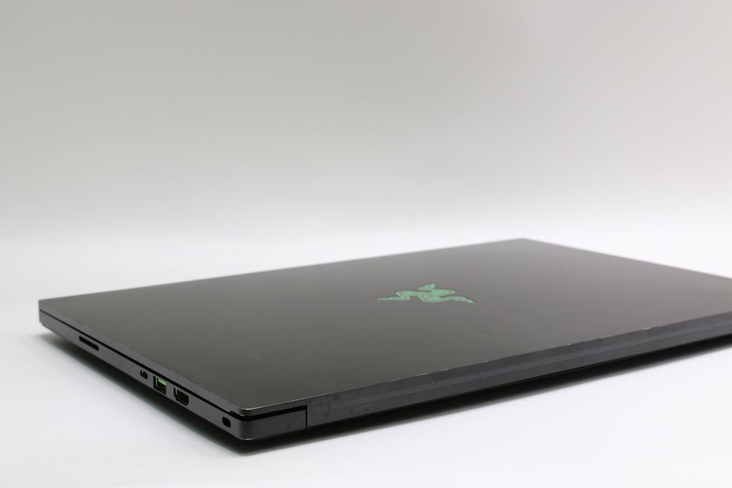 15" Razer Blade 15 (Early 2021), i7-10875H 2.30GHz, 40GB, 1TB SSD, RTX 3070
