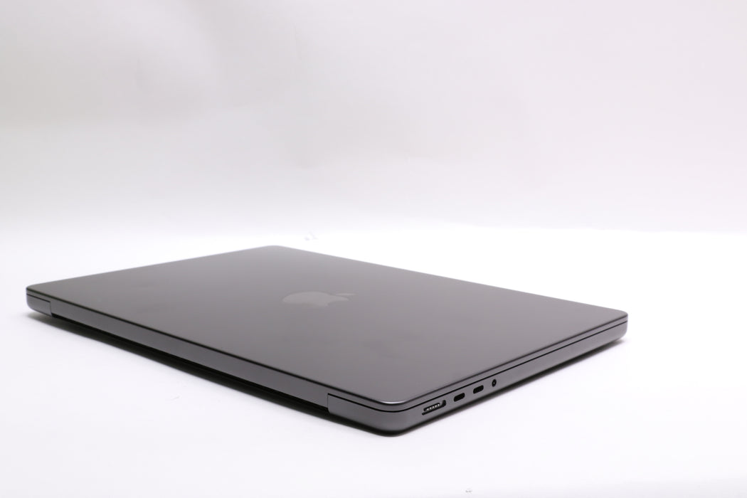 14" 2025, MacBook Pro, MDE04LL/A, Apple M5, 16GB, 512GB SSD, 10C, 100% Battery!