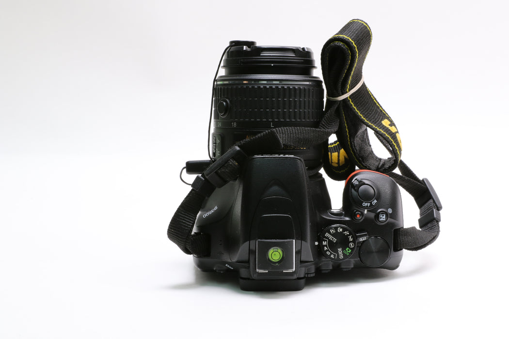 Nikon D3500 Camera w/ Nikon AF-S DX 18-55mm f/3.5-5.6G VR II, 7,273 Shutter! — photo 6 of 8