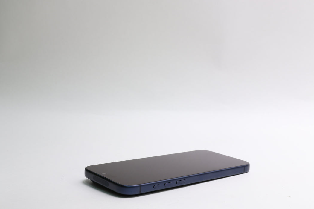 Apple iPhone 17 Pro Max, 1TB, Unlocked, Deep Blue, NFXQ4LL/A — photo 6 of 13