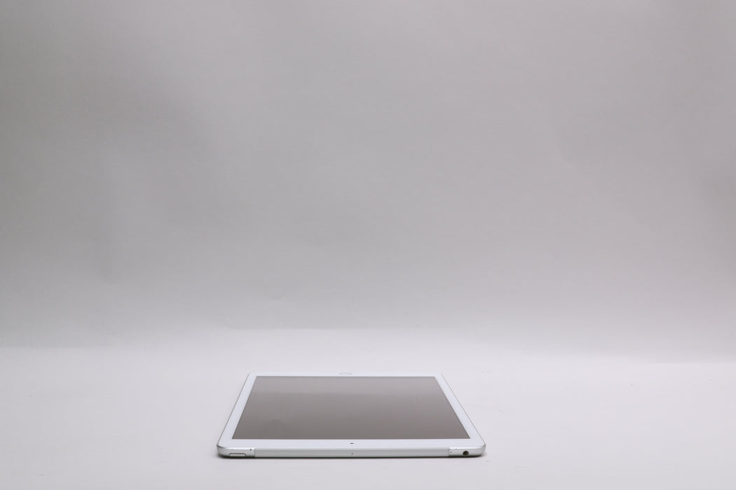 10.9" Apple iPad 10.2" 7th Gen, 32GB, Unlocked, Silver, MW6C2J/A — photo 5 of 13