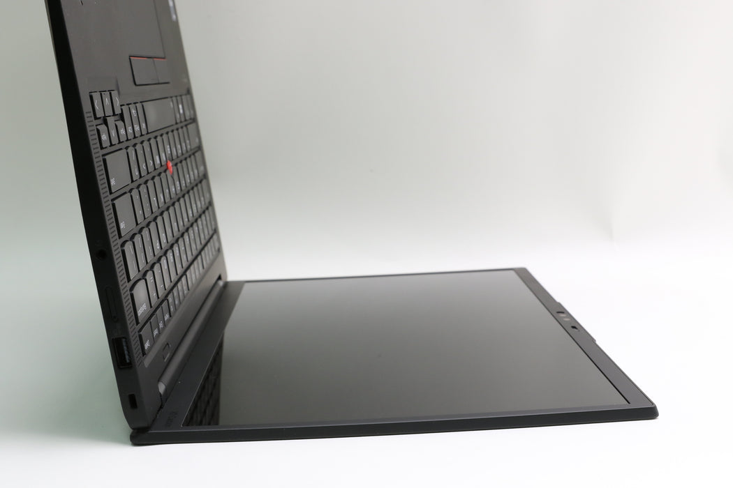 14" Lenovo ThinkPad X1 Carbon Gen 10, i7-1270P, 32GB, 1TB SSD