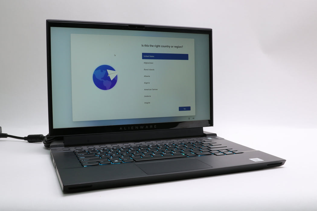 15" Alienware M15 R4, i7-10870H, 16GB, 512GB SSD, RTX 3070 Laptop GPU