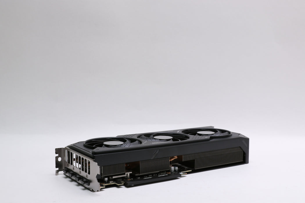 GIGABYTE GeForce RTX 5070 WINDFORCE OC 12GB Graphics Card — photo 3 of 6