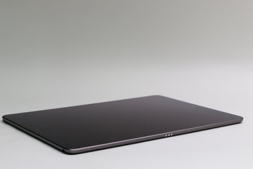 iPad Air 3rd Gen, 256GB, Wi-Fi Only, Space Gray, MUUQ2LL/A 10.5”