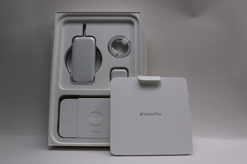 Open Box! Apple Vision Pro (M5) 256GB VR Headset, 21W, MFHE4AM/A — photo 7 of 7