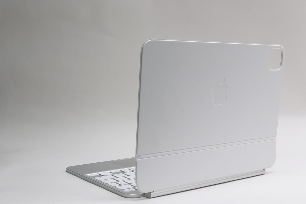Apple Magic Keyboard for iPad Pro 11" M4 & M5, MWR03LL/A — photo 3 of 4
