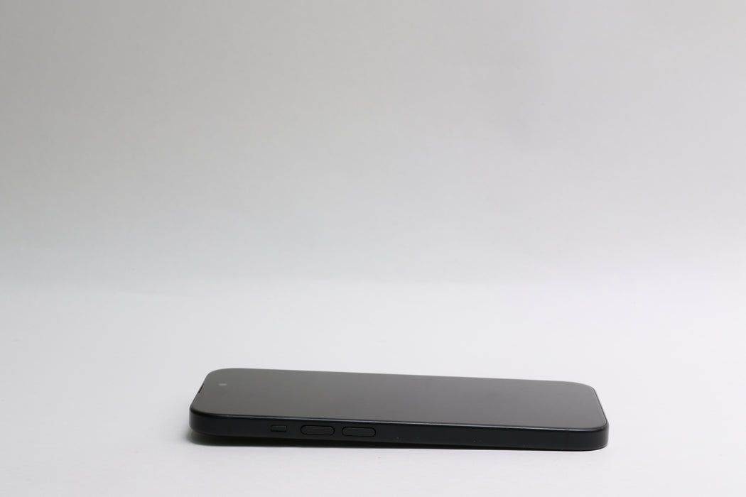 Apple iPhone 15, 128GB, Unlocked, Black, MTLV3LL/A — photo 7 of 13