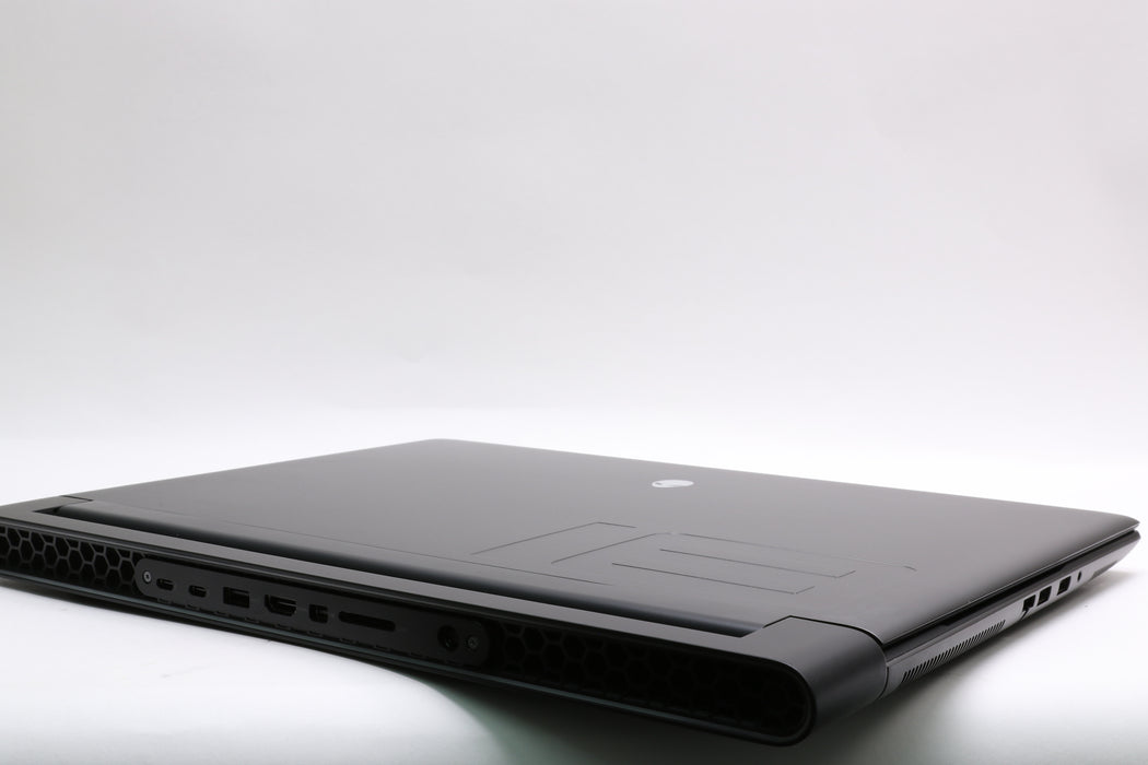 18" QHD+ Alienware m18 R2, i9-14900HX, 32GB, 1TB SSD, RTX 4070, 100% Battery! — photo 9 of 13