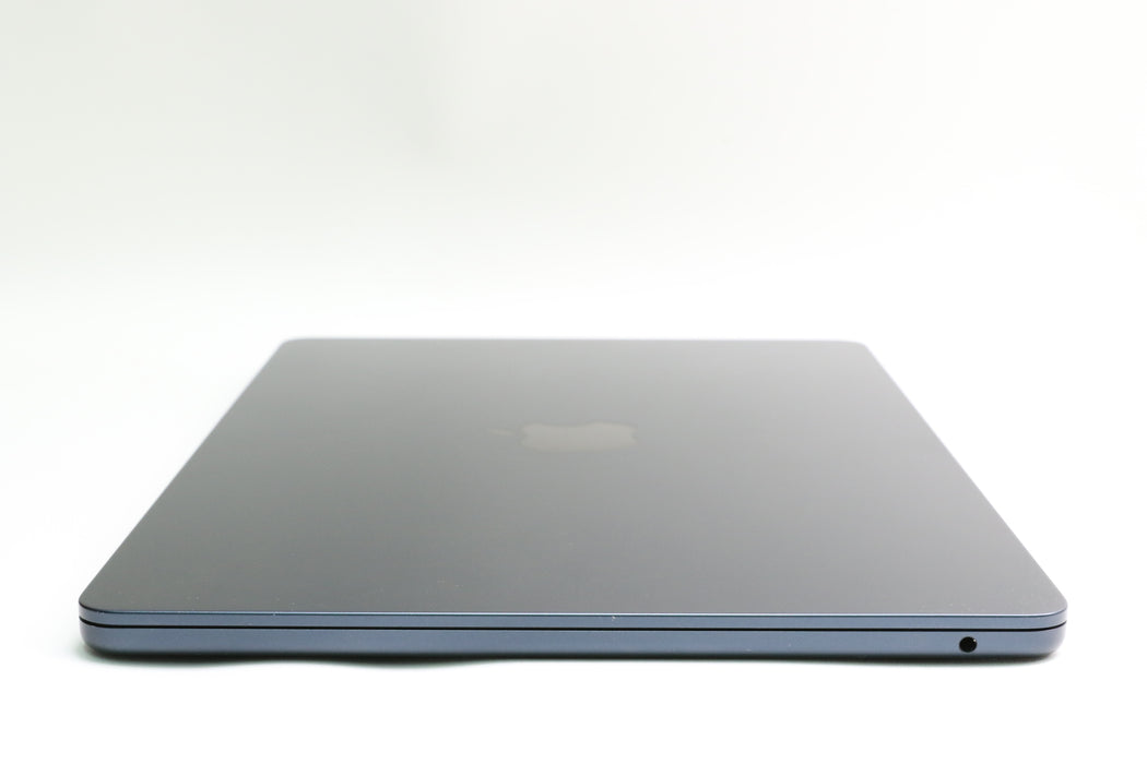 AppleCare+ 2027! 13" 2022 Apple Macbook Air, MLY33LL/A, M2, 8GB, 256GB SSD, 8C