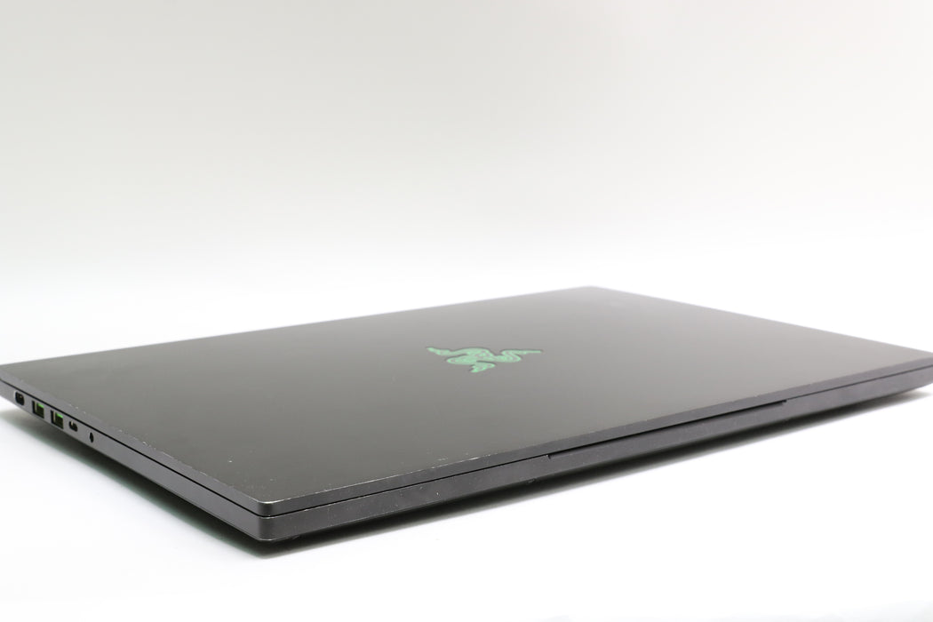 15" Razer Blade 15 (Early 2021), i7-10875H 2.30GHz, 40GB, 1TB SSD, RTX 3070