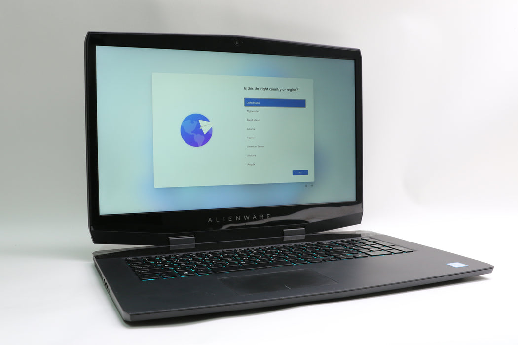 17.3" Alienware M17, i7-9750H, 16GB, 1TB HDD & 256GB SSD, RTX 2070 Max-Q