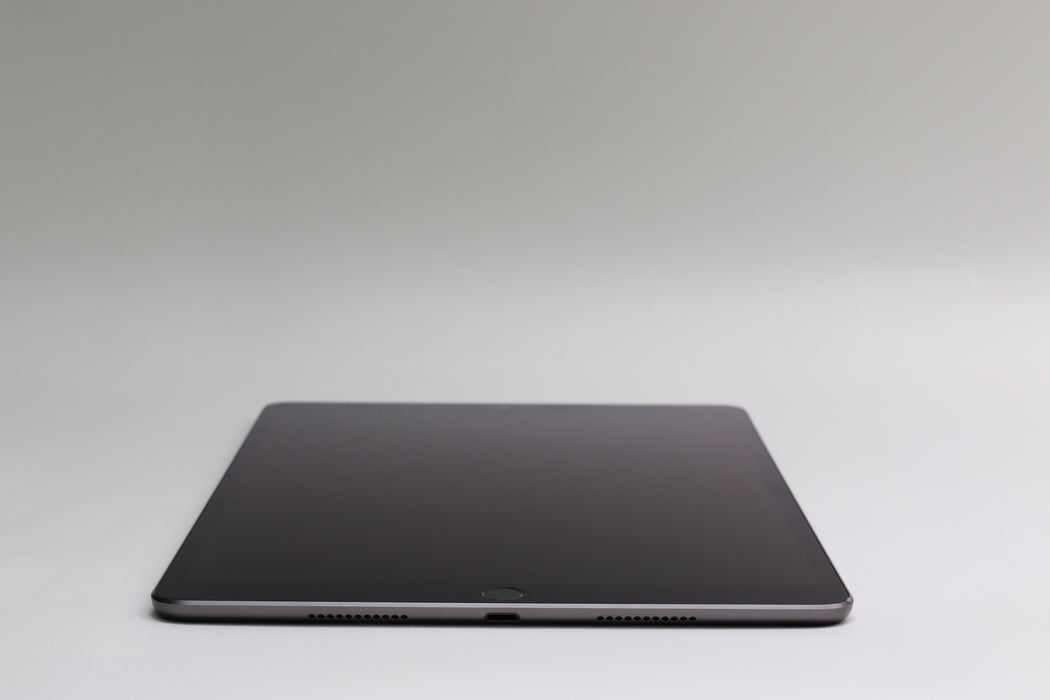 iPad Air 3rd Gen, 256GB, Wi-Fi Only, Space Gray, MUUQ2LL/A 10.5”