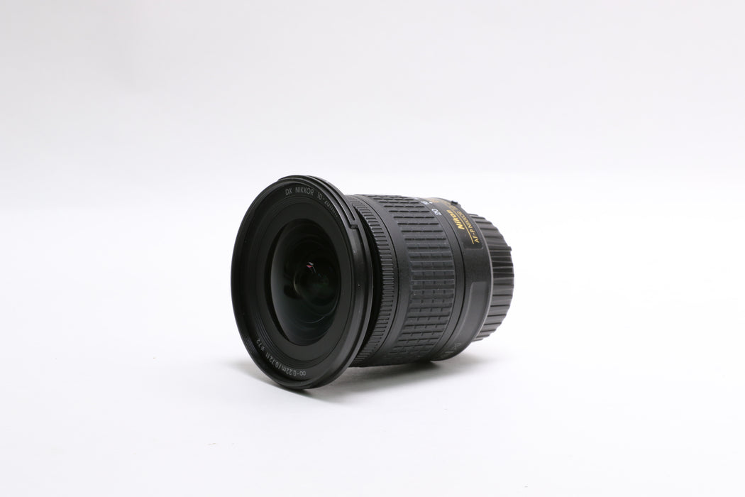 Nikon AF-P DX NIKKOR 10-20mm f/4.5-5.6G VR Lens w/ Lens Hood! — photo 4 of 5