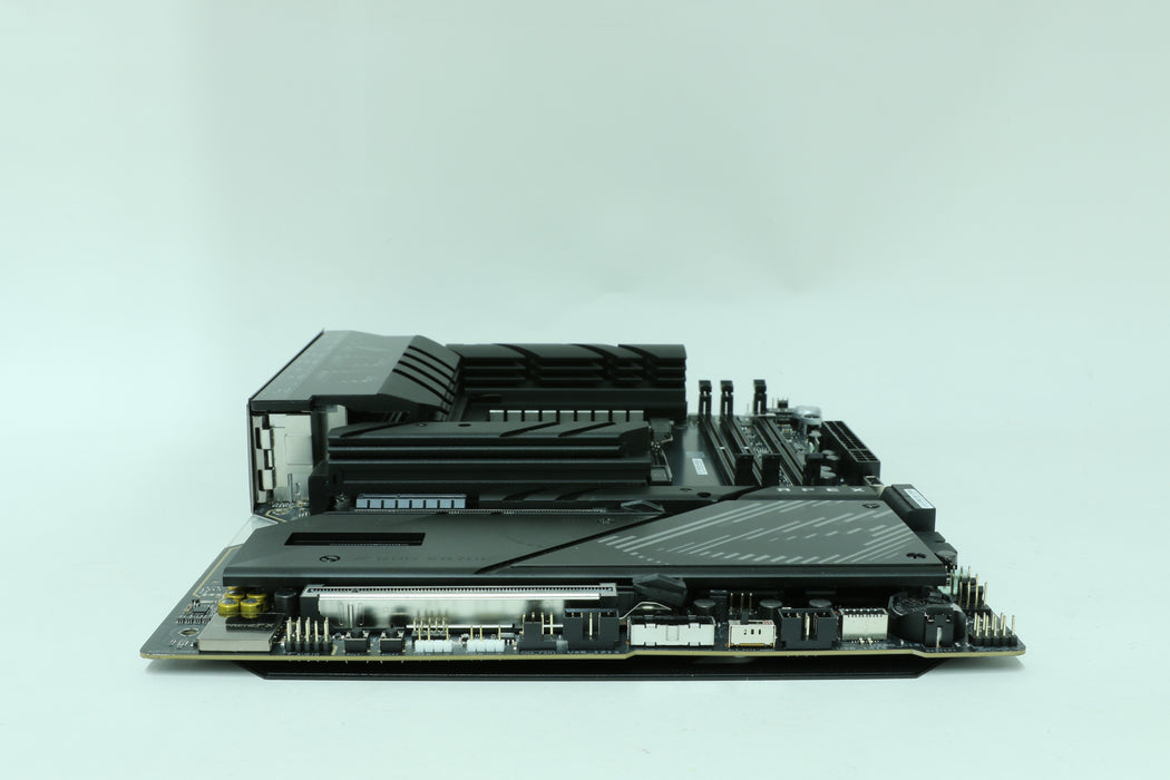 ASUS ROG Crosshair X870E Apex AM5 DDR5 ATX Motherboard w/ DIMM.2 Adapter!