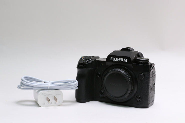 Fujifilm X-H2 40.2MP Mirrorless Camera, 12K Shutter Count!