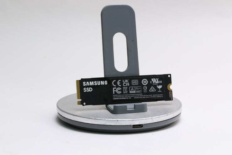 Samsung 980 PRO 1TB PCIe 4.0 NVMe M.2 2280 SSD, 100% Health!