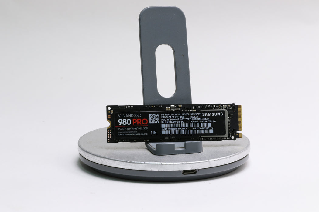 Samsung 980 PRO 1TB PCIe 4.0 NVMe M.2 2280 SSD, 100% Health!