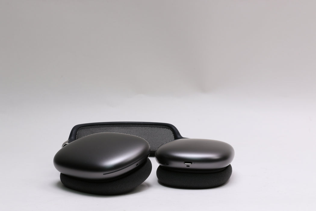 Apple AirPods Max Headphones, Space Gray, Lightning w/ Smart Case!