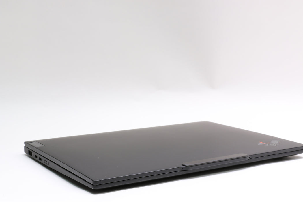 14" Lenovo ThinkPad X1 Carbon Gen 12, Ultra 7 165U, 32GB, 512GB SSD, Touchscreen
