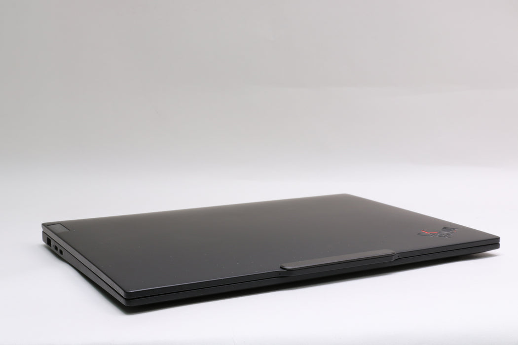 14" Lenovo ThinkPad X1 Carbon Gen 12, Ultra 7 155U, 32GB, 1TB SSD, Touchscreen