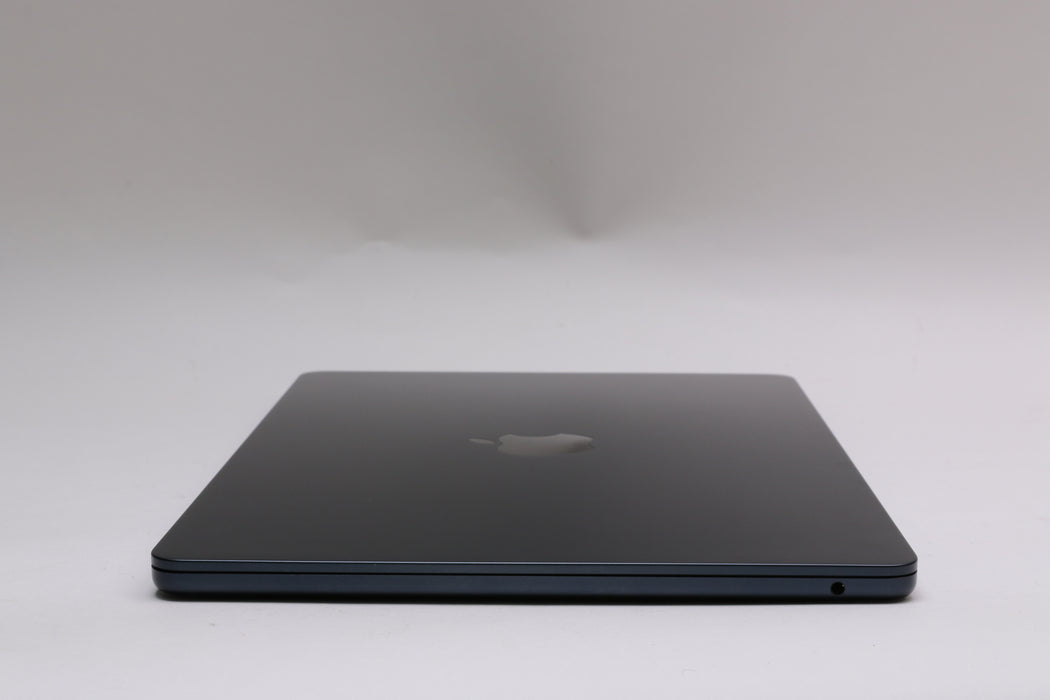 13" 2022, MacBook Air, MLY33LL/A, Apple M2, 8GB, 256GB SSD, 8C, Only 6 Cycles!