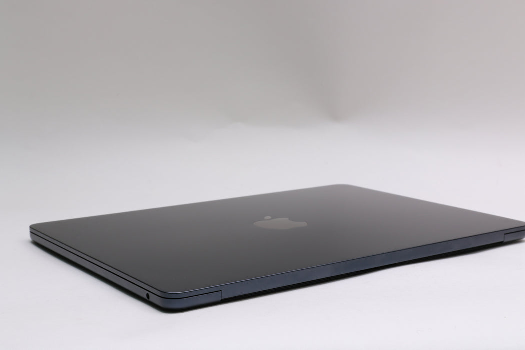 13" 2022, MacBook Air, MLY33LL/A, Apple M2, 8GB, 256GB SSD, 8C, Only 6 Cycles!