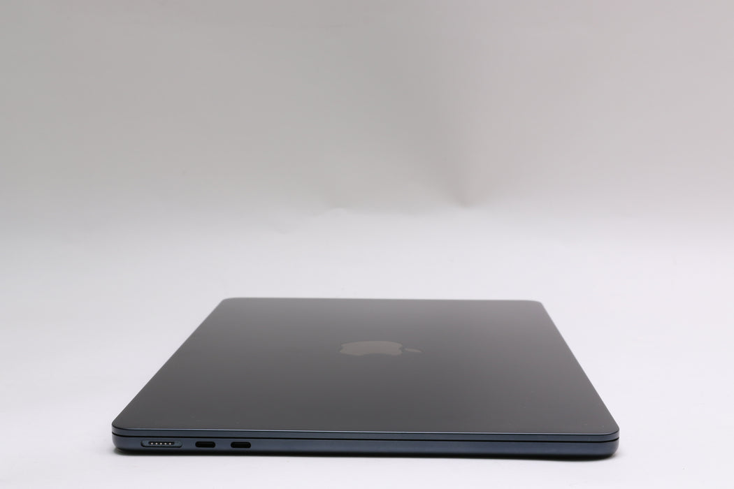 13" 2022, MacBook Air, MLY33LL/A, Apple M2, 8GB, 256GB SSD, 8C, Only 6 Cycles!