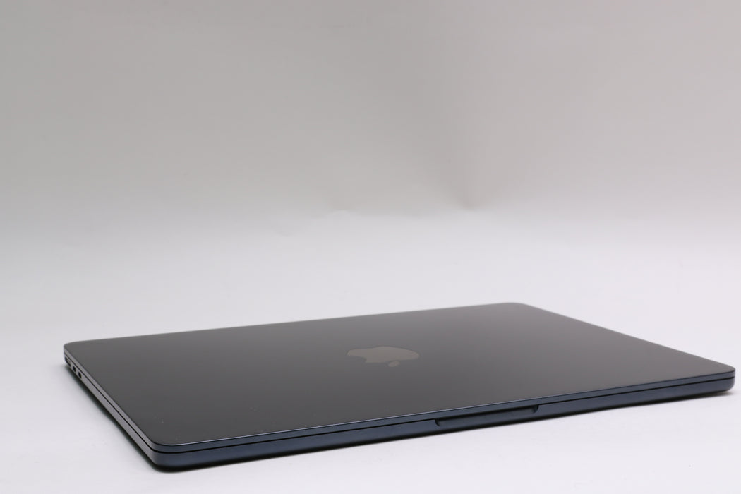 13" 2022, MacBook Air, MLY33LL/A, Apple M2, 8GB, 256GB SSD, 8C, Only 6 Cycles!