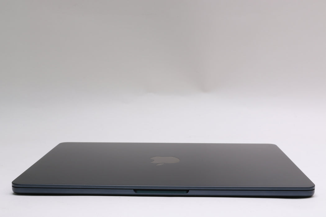 13" 2022, MacBook Air, MLY33LL/A, Apple M2, 8GB, 256GB SSD, 8C, Only 6 Cycles!
