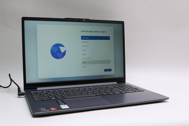 15.6" Lenovo IdeaPad Slim 3 15ABR8, Ryzen 7 5825U, 16GB, 512GB SSD, Touchscreen