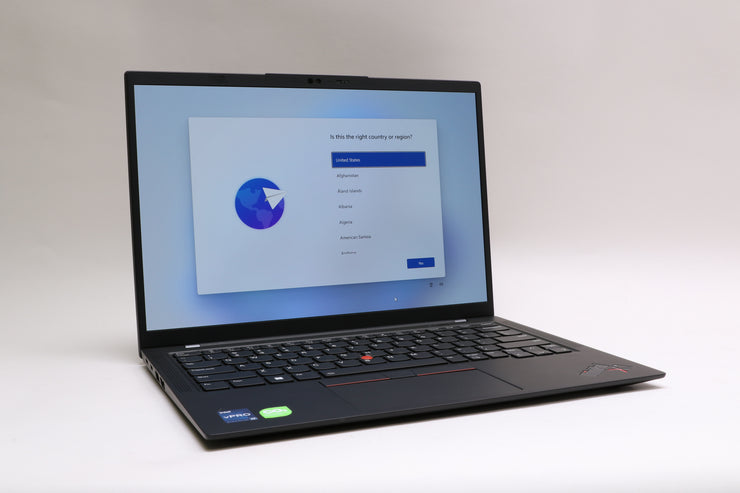 14" Lenovo ThinkPad X1 Carbon Gen 11, i7-1370P, 32GB, 512GB, 2.8K!
