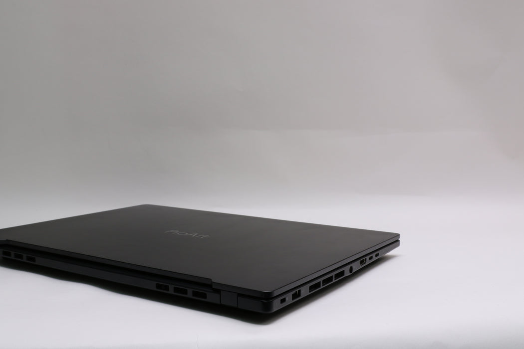 16" UHD+ ASUS ProArt Studiobook H7600ZX, i7-12700H, 32GB, 2TB SSD, RTX 3080 Ti