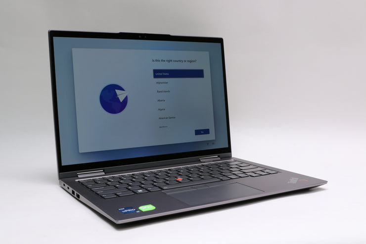 14" UHD+ Lenovo ThinkPad X1 Yoga Gen 8, i7-1370P, 32GB, 512GB SSD, Touchscreen